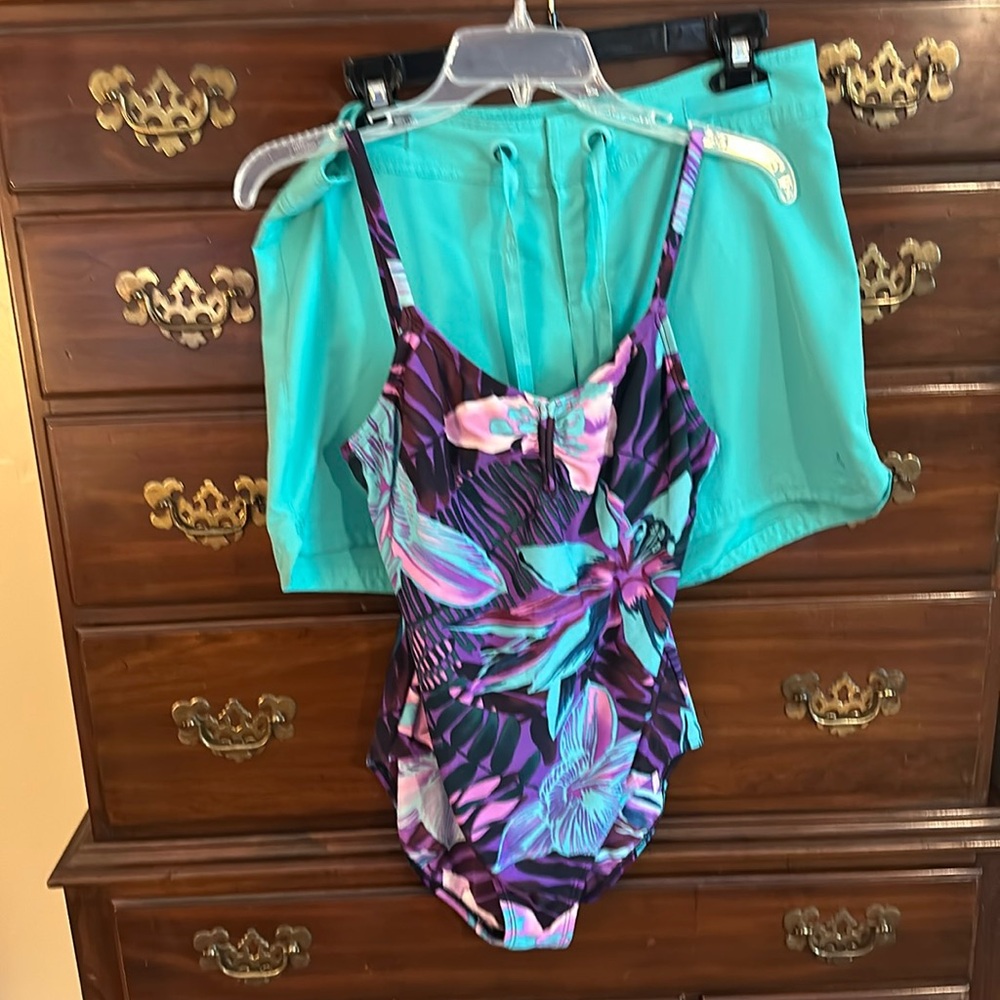 Women’s Speedo one piece swim suit, matching Prana swim/casual shorts to match.